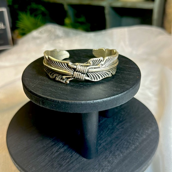 Robert Kelly Navajo Indian feather cuff bangle bracelet silver - Picture 4 of 9